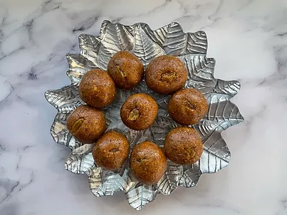 Vegan Besan Dinka Laddu Recipe